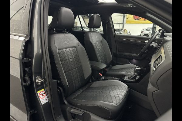 Volkswagen T-Roc 1.5 TSI R-Line | Panorama | IQ-Light | ACC | Black-Line | Keyless-Entry | 19 inch | Carplay | Stuurverwarming | Dodehoek | Virtual-Cockpit | Stoelverwarming | Leder Dashboard | Climate Control | Autom. Parkeren | Autom. Achterklep | Draadloos Laden |
