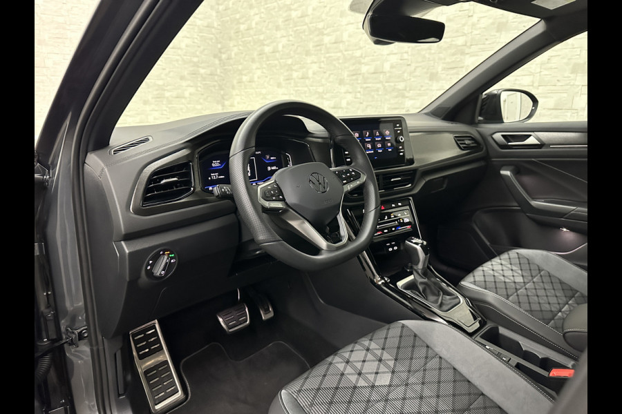 Volkswagen T-Roc 1.5 TSI R-Line | Panorama | IQ-Light | ACC | Black-Line | Keyless-Entry | 19 inch | Carplay | Stuurverwarming | Dodehoek | Virtual-Cockpit | Stoelverwarming | Leder Dashboard | Climate Control | Autom. Parkeren | Autom. Achterklep | Draadloos Laden |