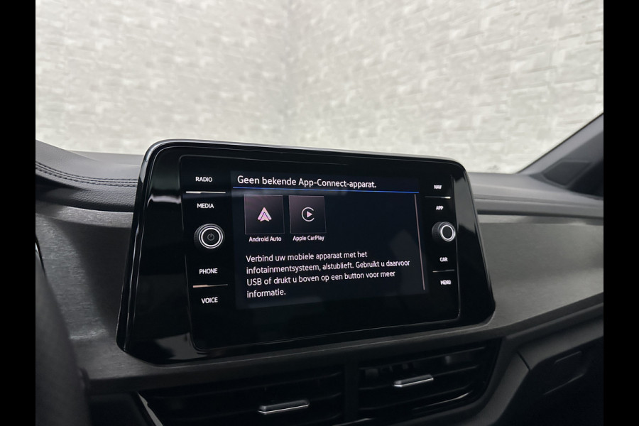 Volkswagen T-Roc 1.5 TSI R-Line | Panorama | IQ-Light | ACC | Black-Line | Keyless-Entry | 19 inch | Carplay | Stuurverwarming | Dodehoek | Virtual-Cockpit | Stoelverwarming | Leder Dashboard | Climate Control | Autom. Parkeren | Autom. Achterklep | Draadloos Laden |
