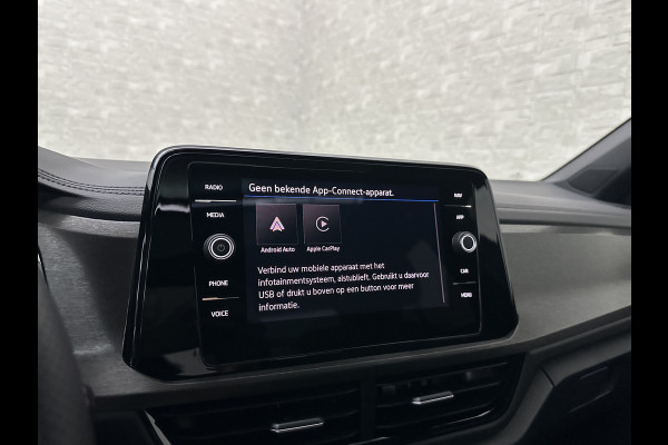 Volkswagen T-Roc 1.5 TSI R-Line | Panorama | IQ-Light | ACC | Black-Line | Keyless-Entry | 19 inch | Carplay | Stuurverwarming | Dodehoek | Virtual-Cockpit | Stoelverwarming | Leder Dashboard | Climate Control | Autom. Parkeren | Autom. Achterklep | Draadloos Laden |