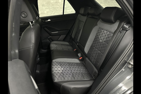 Volkswagen T-Roc 1.5 TSI R-Line | Panorama | IQ-Light | ACC | Black-Line | Keyless-Entry | 19 inch | Carplay | Stuurverwarming | Dodehoek | Virtual-Cockpit | Stoelverwarming | Leder Dashboard | Climate Control | Autom. Parkeren | Autom. Achterklep | Draadloos Laden |