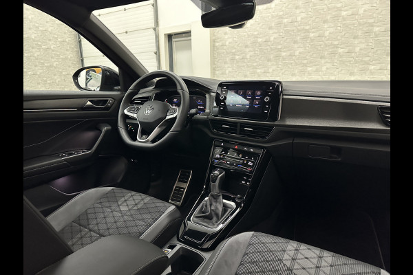 Volkswagen T-Roc 1.5 TSI R-Line | Panorama | IQ-Light | ACC | Black-Line | Keyless-Entry | 19 inch | Carplay | Stuurverwarming | Dodehoek | Virtual-Cockpit | Stoelverwarming | Leder Dashboard | Climate Control | Autom. Parkeren | Autom. Achterklep | Draadloos Laden |