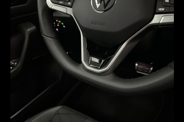 Volkswagen T-Roc 1.5 TSI R-Line | Panorama | IQ-Light | ACC | Black-Line | Keyless-Entry | 19 inch | Carplay | Stuurverwarming | Dodehoek | Virtual-Cockpit | Stoelverwarming | Leder Dashboard | Climate Control | Autom. Parkeren | Autom. Achterklep | Draadloos Laden |