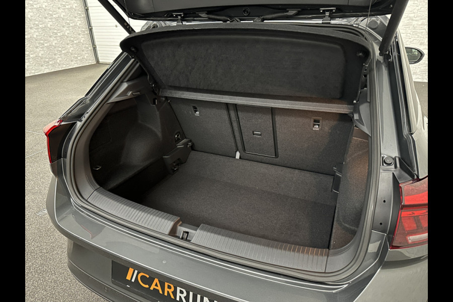 Volkswagen T-Roc 1.5 TSI R-Line | Panorama | IQ-Light | ACC | Black-Line | Keyless-Entry | 19 inch | Carplay | Stuurverwarming | Dodehoek | Virtual-Cockpit | Stoelverwarming | Leder Dashboard | Climate Control | Autom. Parkeren | Autom. Achterklep | Draadloos Laden |