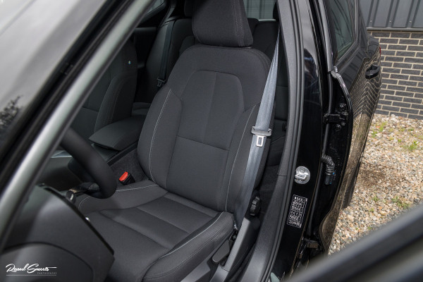 Volvo XC40 Recharge Plus 70 kWh | Adaptieve cruise | Blis | Full LED |