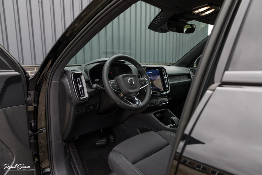 Volvo XC40 Recharge Plus 70 kWh | Adaptieve cruise | Blis | Full LED |
