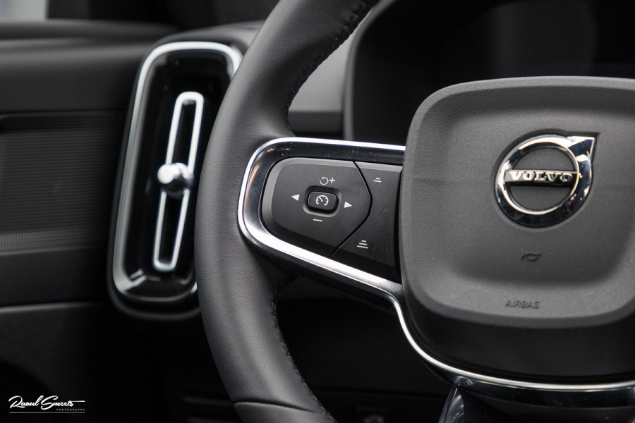 Volvo XC40 Recharge Plus 70 kWh | Adaptieve cruise | Blis | Full LED |