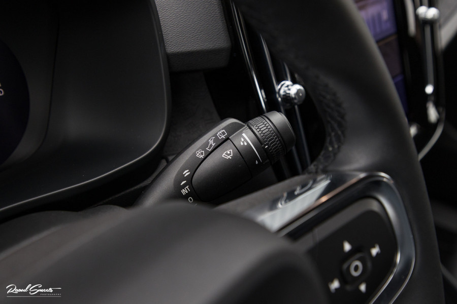 Volvo XC40 Recharge Plus 70 kWh | Adaptieve cruise | Blis | Full LED |