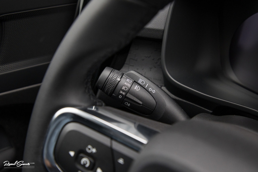 Volvo XC40 Recharge Plus 70 kWh | Adaptieve cruise | Blis | Full LED |