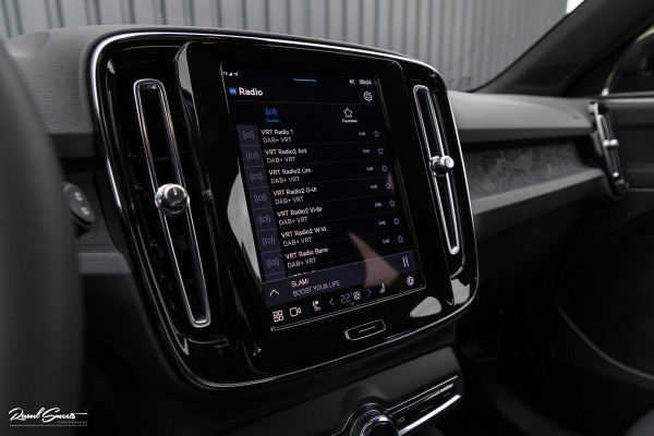 Volvo XC40 Recharge Plus 70 kWh | Adaptieve cruise | Blis | Full LED |