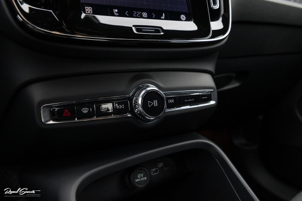Volvo XC40 Recharge Plus 70 kWh | Adaptieve cruise | Blis | Full LED |