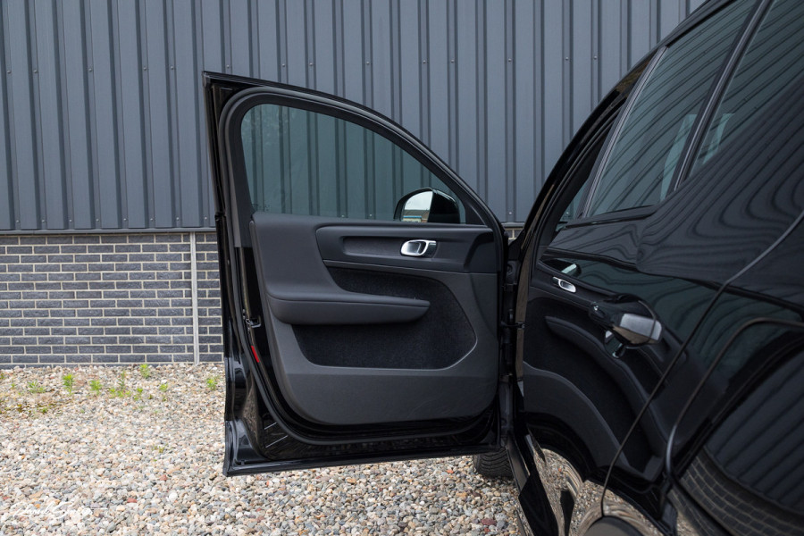 Volvo XC40 Recharge Plus 70 kWh | Adaptieve cruise | Blis | Full LED |