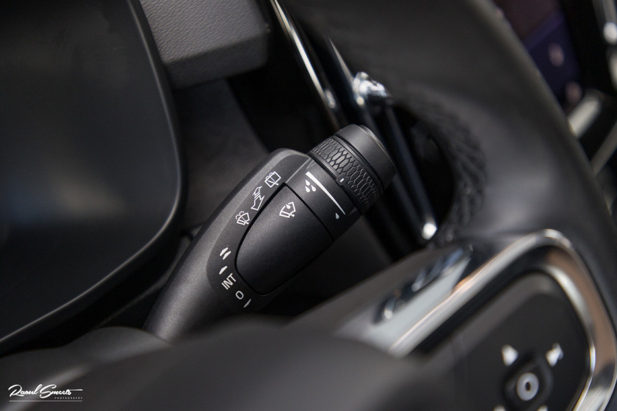 Volvo XC40 Recharge Ultimate 70 kWh | Adaptieve cruise | Panoramadak | Memory | Blis | Harman Kardon |
