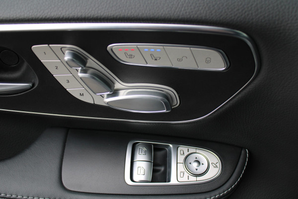 Mercedes-Benz V-Klasse 300d / AMG / Exclusive / DC / 4-matic / Luchtvering / Pano / Elec Stoelen / Burmester / Vol Opties / NIEUWSTAAT.