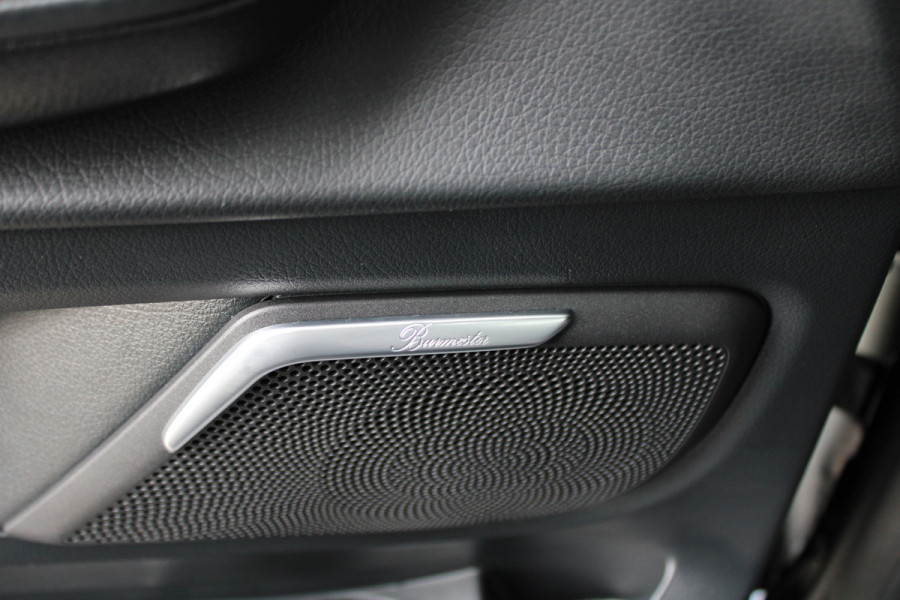 Mercedes-Benz V-Klasse 300d / AMG / Exclusive / DC / 4-matic / Luchtvering / Pano / Elec Stoelen / Burmester / Vol Opties / NIEUWSTAAT.