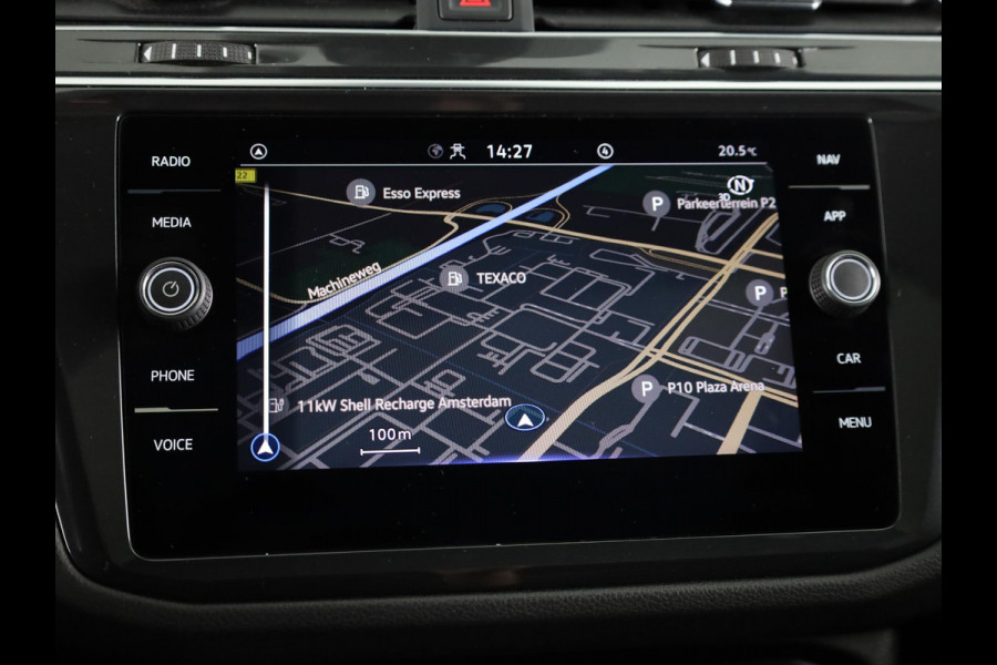 Volkswagen Tiguan 1.5 TSI R-Line Business+ 150pk Automaat (DSG) | Navigatie | Panoramadak | Trekhaak (Zwenkbaar) | Parkeersensoren (Park assist) | Achteruitrijcamera | Achterklep Electrise | Black optie pakket |
