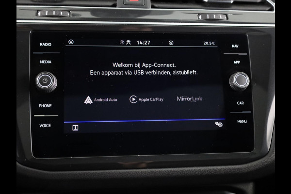 Volkswagen Tiguan 1.5 TSI R-Line Business+ 150pk Automaat (DSG) | Navigatie | Panoramadak | Trekhaak (Zwenkbaar) | Parkeersensoren (Park assist) | Achteruitrijcamera | Achterklep Electrise | Black optie pakket |