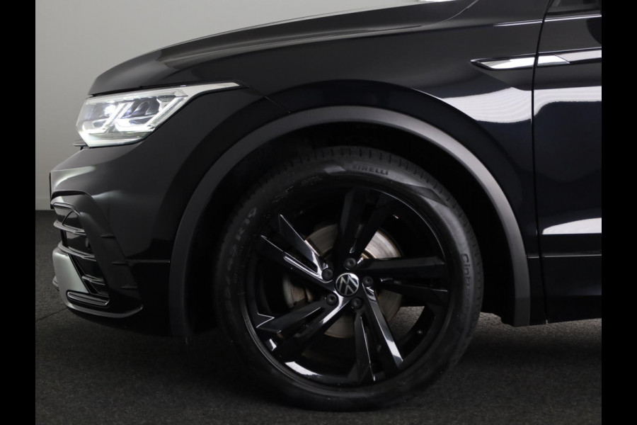 Volkswagen Tiguan 1.5 TSI R-Line Business+ 150pk Automaat (DSG) | Navigatie | Panoramadak | Trekhaak (Zwenkbaar) | Parkeersensoren (Park assist) | Achteruitrijcamera | Achterklep Electrise | Black optie pakket |