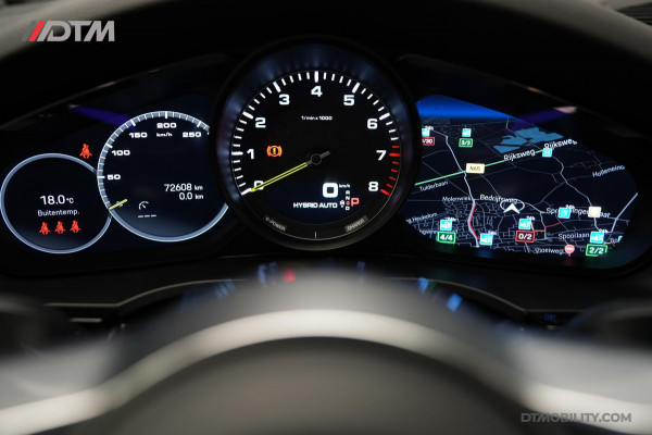 Porsche Cayenne Coupé 3.0 E-Hybrid Platinum Edition | Panorama | Trekhaak