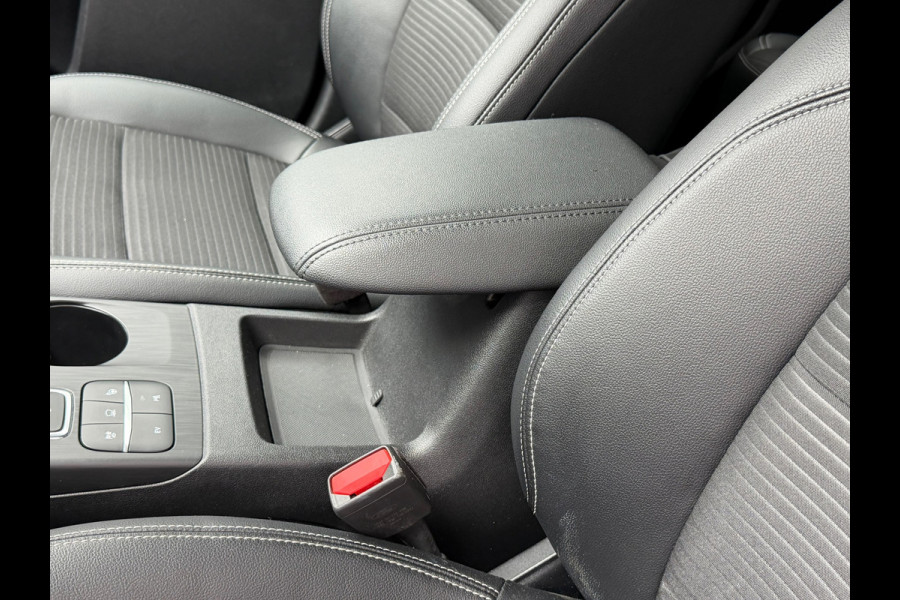 Ford Kuga 2.5 PHEV 225 Pk | Titanium | Navigatie |Cruise |Camera | Clima | Help display | Side assist.