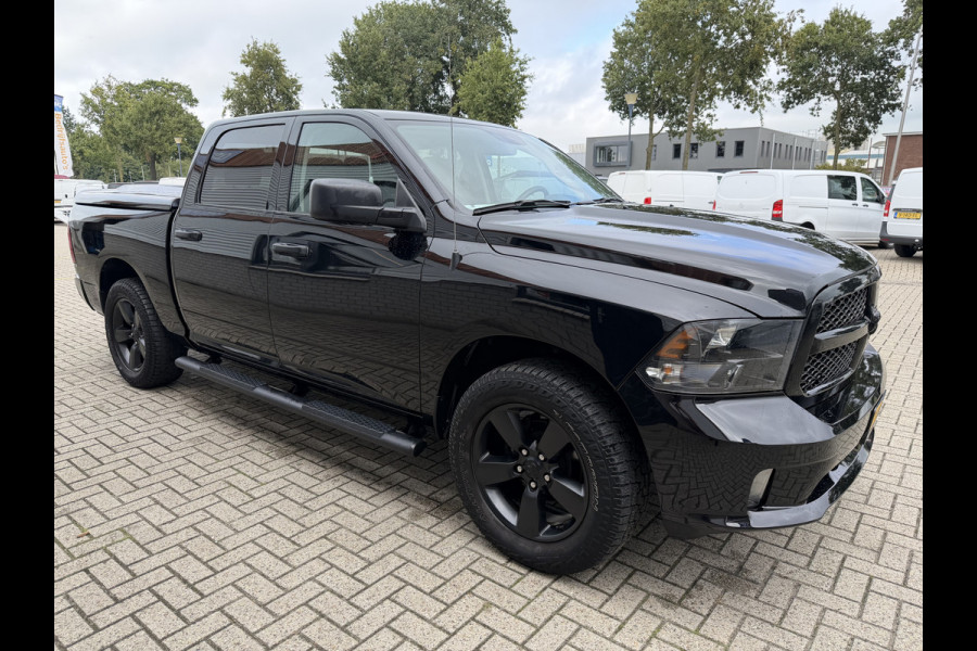 Dodge Ram 1500 CLASSIC 4x4 / Prins LPG / luchtvering achter / trekhaak 3500 kg / 5 persoons / lease vanaf € 619 / cruise en climate control / navigatie / vaste prijs rijklaar € 37.750 ex btw