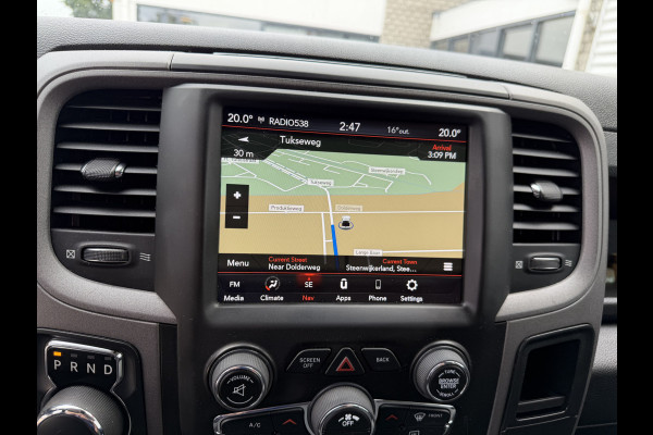 Dodge Ram 1500 CLASSIC 4x4 / Prins LPG / luchtvering achter / trekhaak 3500 kg / 5 persoons / lease vanaf € 619 / cruise en climate control / navigatie / vaste prijs rijklaar € 37.750 ex btw