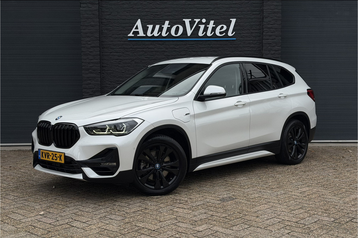 BMW X1 xDrive25e Sportline | Head-Up | Trekhaak | Stoelverwarming | Camera | HIFI | 35X op voorraad