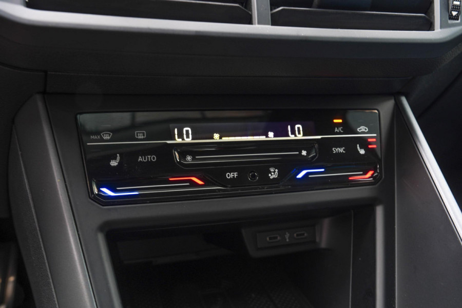 Volkswagen Polo 1.0 TSI R-Line | Panorama | ACC | Carplay | Camera | IQ Light