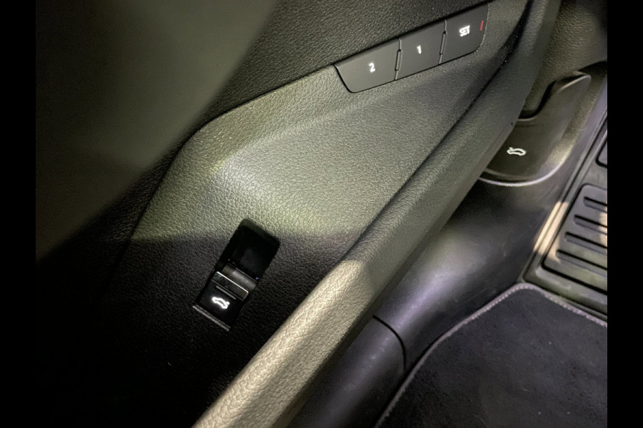 Audi e-tron E-Tron Quattro|BLACK EDITION|91% SOH|S-LINE|PANORAMADAK|1/2 LEDER|ACC|APPLE CARPLAY|STOELVERWARM.|MEMORY|NAP|NL-AUTO|