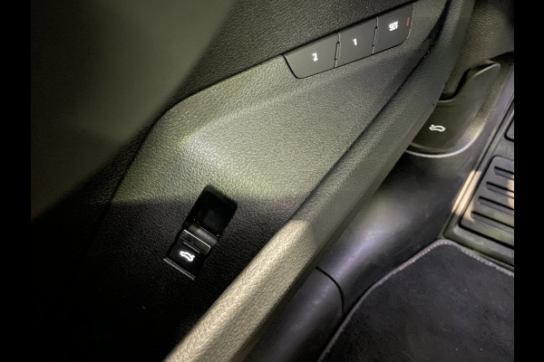 Audi e-tron E-Tron Quattro|BLACK EDITION|91% SOH|S-LINE|PANORAMADAK|1/2 LEDER|ACC|APPLE CARPLAY|STOELVERWARM.|MEMORY|NAP|NL-AUTO|