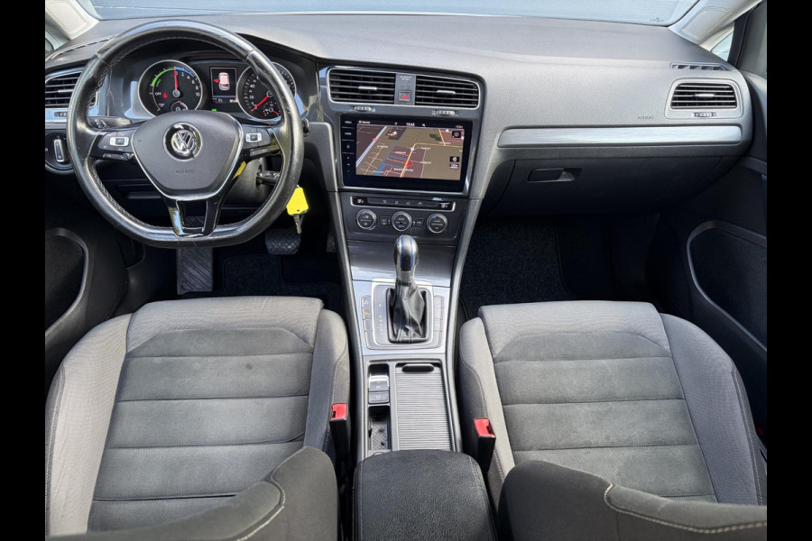 Volkswagen e-Golf ✓SOH 84,55%✓Carplay✓Navi✓LED✓Clima✓Cruise✓Pdc V+A✓Lm velgen✓N.A.P✓Apk tot 07-2027