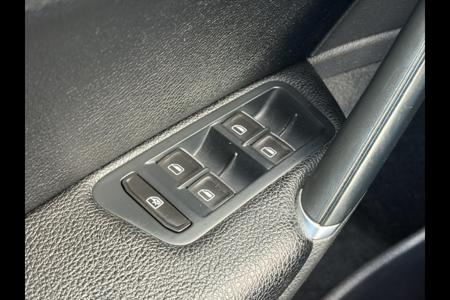 Volkswagen e-Golf ✓SOH 84,55%✓Carplay✓Navi✓LED✓Clima✓Cruise✓Pdc V+A✓Lm velgen✓N.A.P✓Apk tot 07-2027