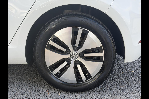 Volkswagen e-Golf ✓SOH 84,55%✓Carplay✓Navi✓LED✓Clima✓Cruise✓Pdc V+A✓Lm velgen✓N.A.P✓Apk tot 07-2027