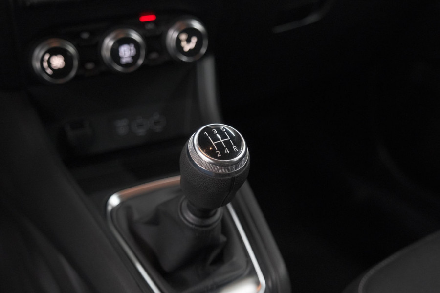Renault Captur TCe 100 Zen | Trekhaak | Climate Control | Parkeersensoren | Apple Carplay