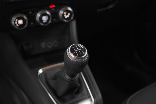 Renault Captur TCe 100 Zen | Trekhaak | Climate Control | Parkeersensoren | Apple Carplay