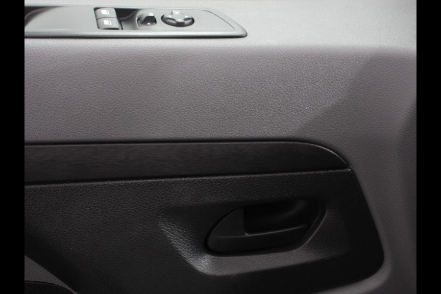 Opel Vivaro Combi 1.5 CDTI L3H1 9persoons PERSONENBUS Prijs is incl. BTW/BPM Climate control Cruise control Radio Apple Carplay/ Android Auto