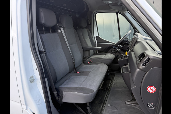Renault Master 2.3 dCi 135 PK / L1H1 / 19.857 KM! / 2.5 TONS TREKHAAK / IMPERIAAL / CAMERA / 1e EIG. / CRUISE / AIRCO / 3-ZITS