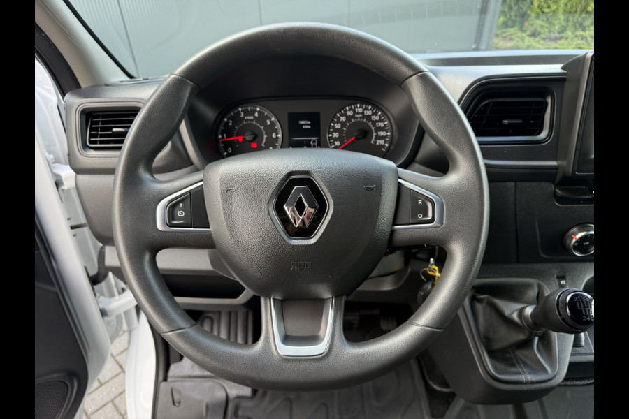 Renault Master 2.3 dCi 135 PK / L1H1 / 19.857 KM! / 2.5 TONS TREKHAAK / IMPERIAAL / CAMERA / 1e EIG. / CRUISE / AIRCO / 3-ZITS
