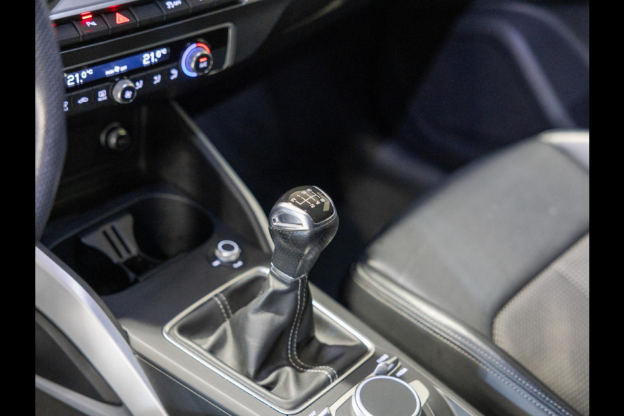 Audi Q2 30 TFSI 2x S-Line Edition / 110pk / NAP / Achteruitrij camera / Automatische klimaatregeling /