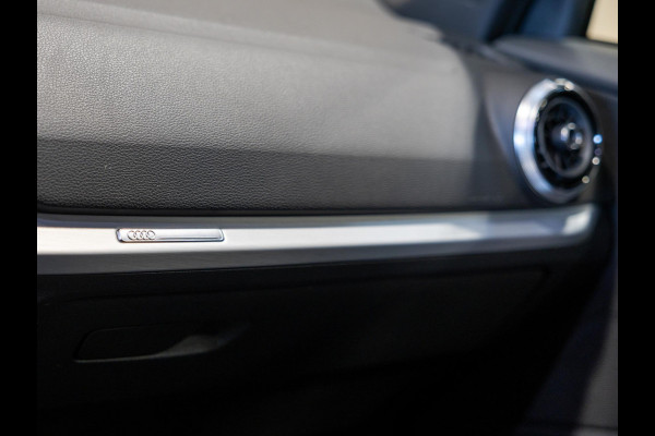 Audi Q2 30 TFSI 2x S-Line Edition / 110pk / NAP / Achteruitrij camera / Automatische klimaatregeling /