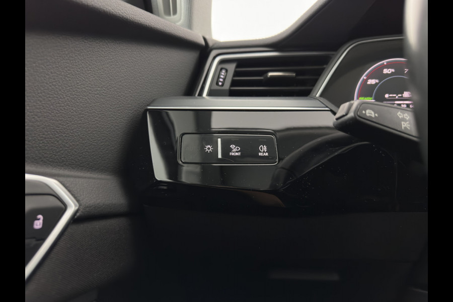 Audi e-tron 55 Quattro Advanced Edition 95 kWh [3-Fase-11kW] {SoH-94%} (INCL-BTW) Aut.*HEATPUMP | FULL-LED | DIGI-COCKPIT | KEYLESS | MEMORY-PACK | CAMERA | NAVI-FULLMAP | SHIFTPADDLES | DAB+ | HEATED-COMFORTSEATS | CRUISE | DRIVE-SELECT | 20''ALU*