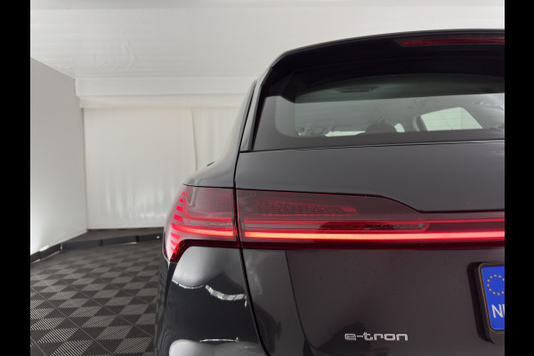 Audi e-tron 55 Quattro Advanced Edition 95 kWh [3-Fase-11kW] {SoH-94%} (INCL-BTW) Aut.*HEATPUMP | FULL-LED | DIGI-COCKPIT | KEYLESS | MEMORY-PACK | CAMERA | NAVI-FULLMAP | SHIFTPADDLES | DAB+ | HEATED-COMFORTSEATS | CRUISE | DRIVE-SELECT | 20''ALU*