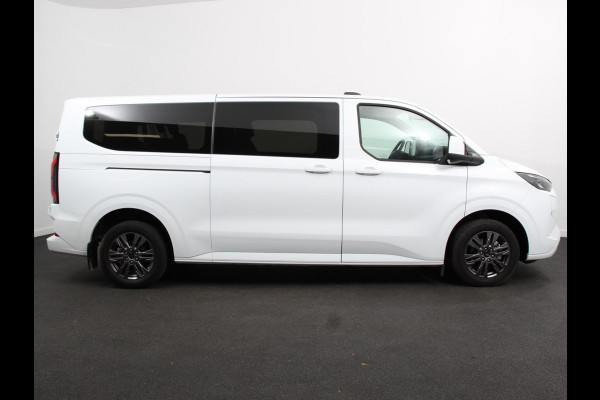 Ford E-Transit Custom 340 L2H1 Limited 65 kWh 8 persoons Adaptieve cruise control Airco Lichtmetalen Velgen Extra getint glas Camera Navigatie Apple Carplay/ Android Auto