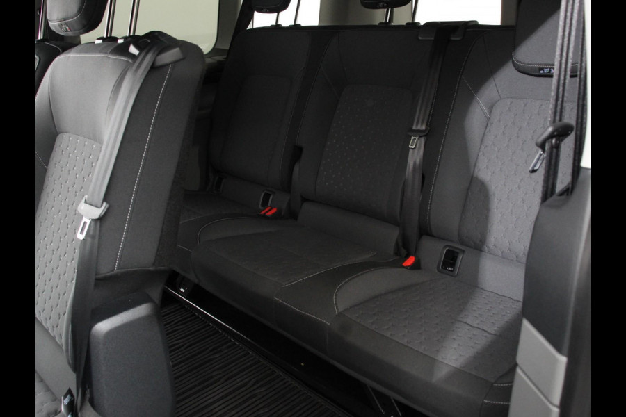 Ford E-Transit Custom 340 L2H1 Limited 65 kWh 8 persoons Adaptieve cruise control Airco Lichtmetalen Velgen Extra getint glas Camera Navigatie Apple Carplay/ Android Auto