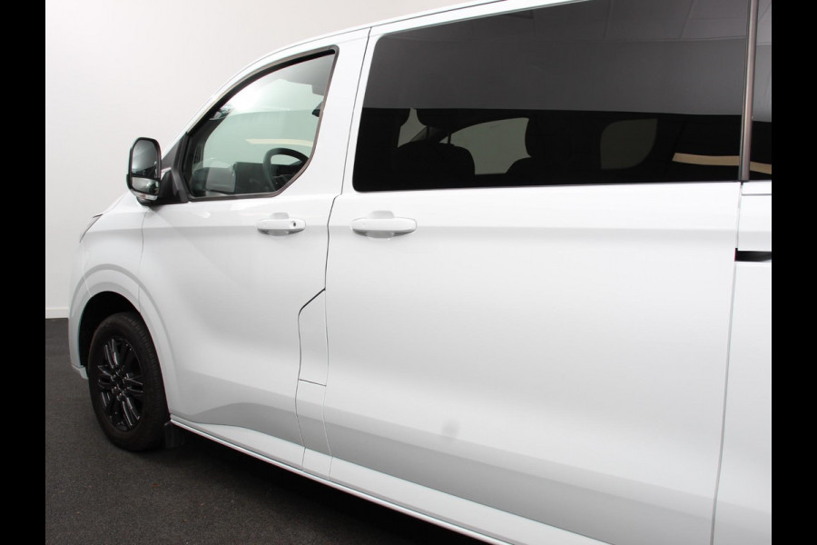Ford E-Transit Custom 340 L2H1 Limited 65 kWh 8 persoons Adaptieve cruise control Airco Lichtmetalen Velgen Extra getint glas Camera Navigatie Apple Carplay/ Android Auto