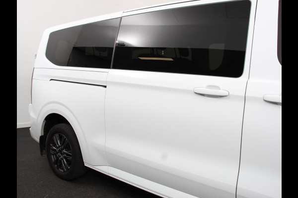 Ford E-Transit Custom 340 L2H1 Limited 65 kWh 8 persoons Adaptieve cruise control Airco Lichtmetalen Velgen Extra getint glas Camera Navigatie Apple Carplay/ Android Auto