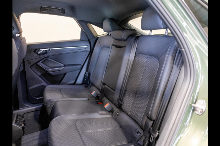 Audi Q3 Sportback 45 TFSI e S-Line Edition / 245pk / NAP / Achteruitrij camera / Trekhaak / Dodehoek herkenning /