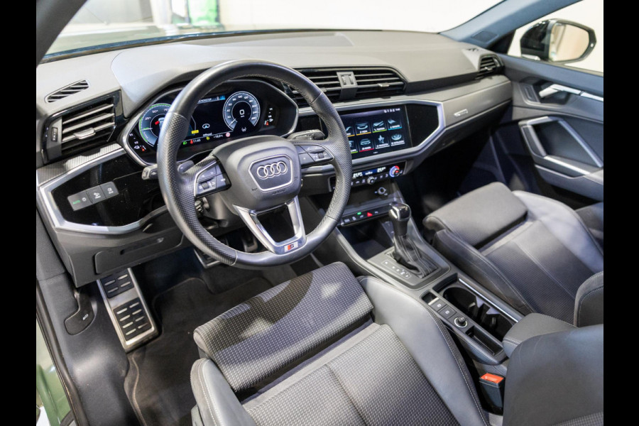 Audi Q3 Sportback 45 TFSI e S-Line Edition / 245pk / NAP / Achteruitrij camera / Trekhaak / Dodehoek herkenning /