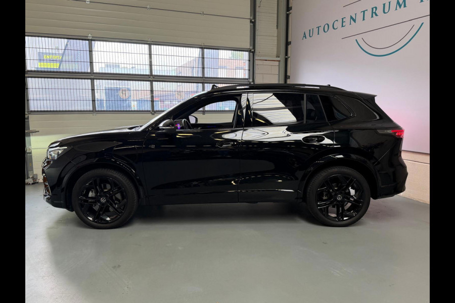 Volkswagen Tiguan 1.5 eHybrid R-Line Edition, Panoramadak, HUD, Massage Stoelen, Trekhaak, 360 Camera