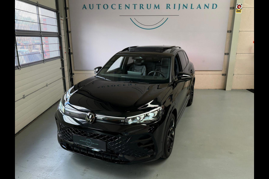 Volkswagen Tiguan 1.5 eHybrid R-Line Edition, Panoramadak, HUD, Massage Stoelen, Trekhaak, 360 Camera